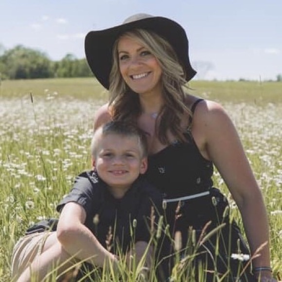 Meet your Posher, Jess - Picture 3 of 7